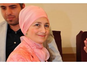 Avukat türbanlı girince duruşma ertelendi