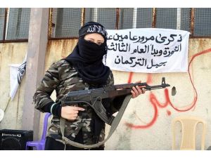 Suriyeli Emira'nın eli tetikte