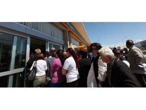 Güney Kıbrıs'ta bankalar açıldı