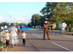 Budistler Müslümanlara ait mağazaya saldırdı