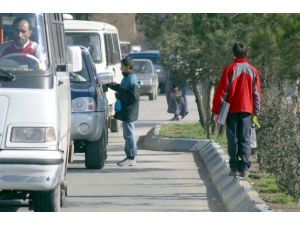 5 bin 851 çocuk sokaklarda çalıştırılıyor 