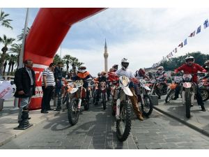 Motosiklet yarışları başladı