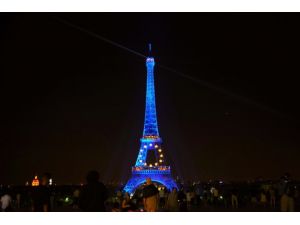 Bomba ihbarı yapılınca Eyfel Kulesi boşaltıldı