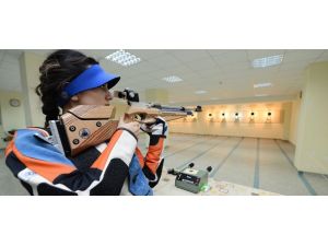 Neşter tutan eller hedefi 12'den vuruyor