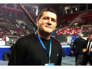 Krasiç hayranı güreş yöneticisi