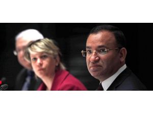 Tarafsızlığa gölge düşüren bir tutum