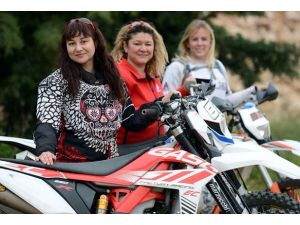 Enduro'da rakip bulamadılar