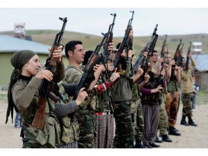 Nöbet tutan anneler