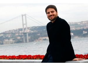 Arap Baharı'nın şarkısını söylüyor