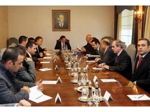 Davutoğlu'ndan "birlik olun" mesajı