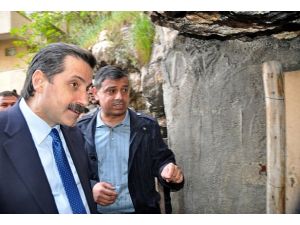 Tatlıses'in doğduğu mağarayı inceledi