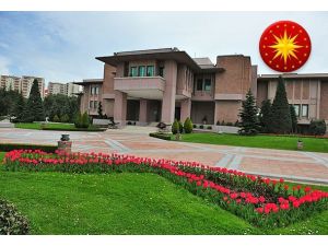 Muhafız alayı ve koruma başkanlığı koruyor