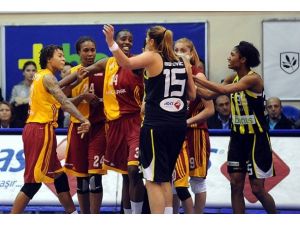 Gözler play-off'a çevrildi 