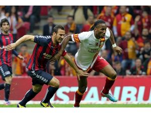 Galatasaray liderliğini sürdürdü