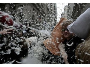 New York'ta "yastık savaşı"