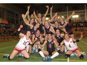 Yıldız Kızlar'dan bronz madalya