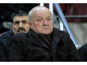 Şener'den istifa sinyali