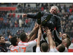 Sezon bitmeden şampiyon oldu