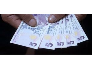 Yeni 5 liralık banknotlar piyasada