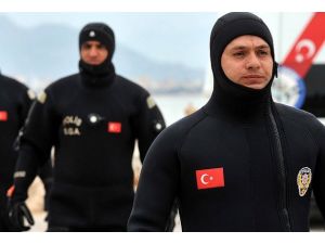 Mavi suların, mavi üniformalı koruyucuları