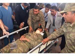 Askeri araç kaza yaptı