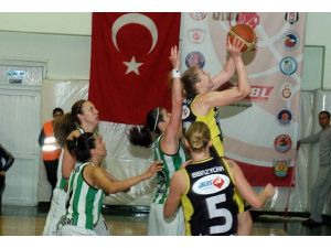 Fenerbahçe yarı finalde