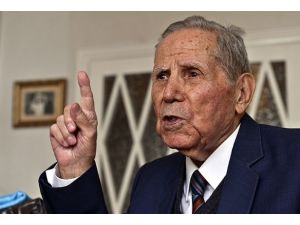 Polis Koleji'nin yaşayan çınarı