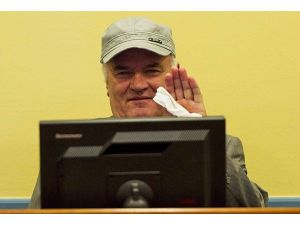 "Bosna kasabı" Mladiç'ten duruşmada Türklere hakaret