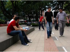 5 bin görme engelliye "gören göz"