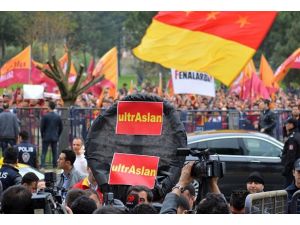 Galatasaray taraftarları TFF'yi protesto etti