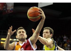 Potada liderliğini sürdürdü