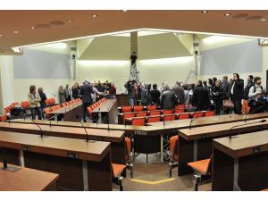 Almanya'daki Neo-Nazi duruşması ertelendi