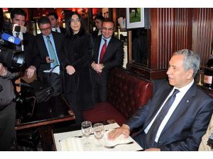 Arınç dünyaca ünlü yazarların buluşma mekanında