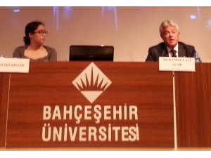 Üniversitelilere "Turizm Bölgelerinde Belediyecilik" Dersi