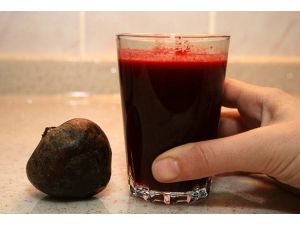 Yüksek tansiyona karşı kırmızı pancar suyu