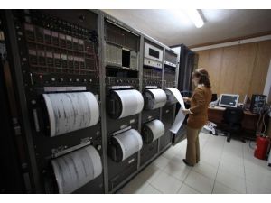 Papua Yeni Gine'de deprem 