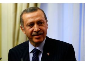 Erdoğan, Türk Kızılayı'nı ziyaret etti