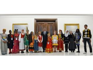 Dünya çocukları Köşk'te