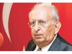 Cindoruk Ak Parti'yi devirmeye çağırdı!