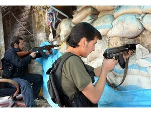 Halkı Esed'in ordusundan koruyorlar