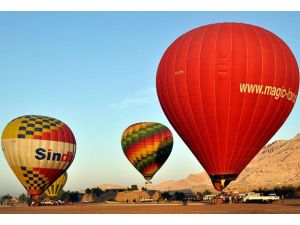 Mısır'da balonlar yeniden havalandı