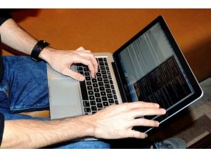 AP'nin Twitter hesabına korsan saldırısı