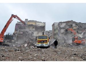 Deniz kumundan sonra gömlek düğmesi de çıktı 