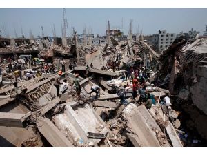 Bangladeş'te bina çöktü: 60 ölü
