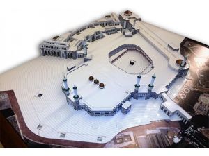 Kabe'de tavaf alanına dev şemsiyeler