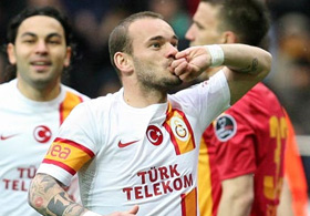Sneijder’den Galatasaray'a kötü haber