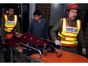 Pakistan'da seçim bürosuna saldırı: 6 ölü