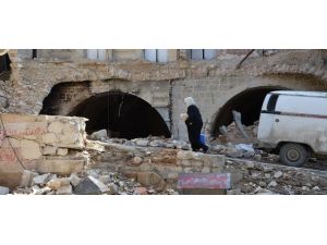 Namlunun ucunda yaşıyorlar