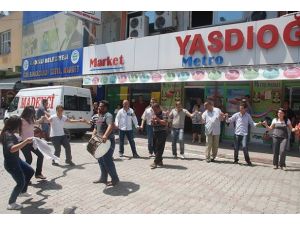 Miras kalan arsanın parasını işçilerine dağıttı