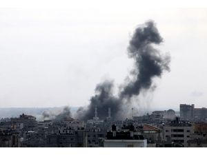 İsrail'e ait keşif uçağı Gazze'de düştü